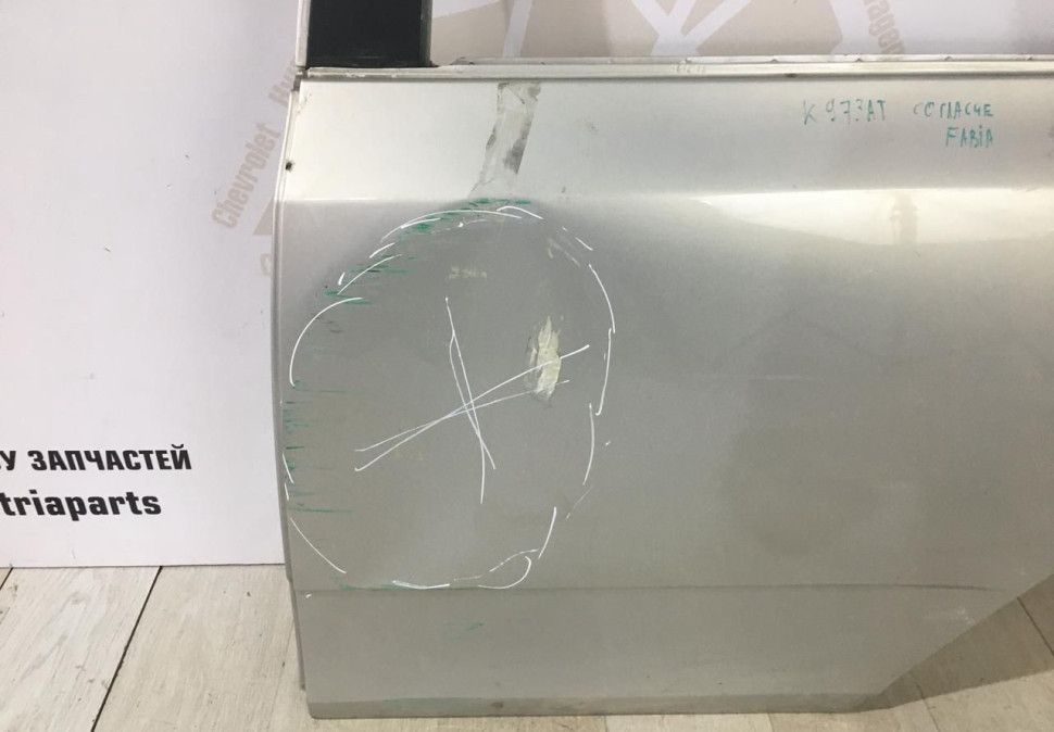 Дверь задняя левая Skoda Fabia 2 OEM 5J6833051 Дверь задняя левая Skoda Fabia 2 OEM 5J6833051