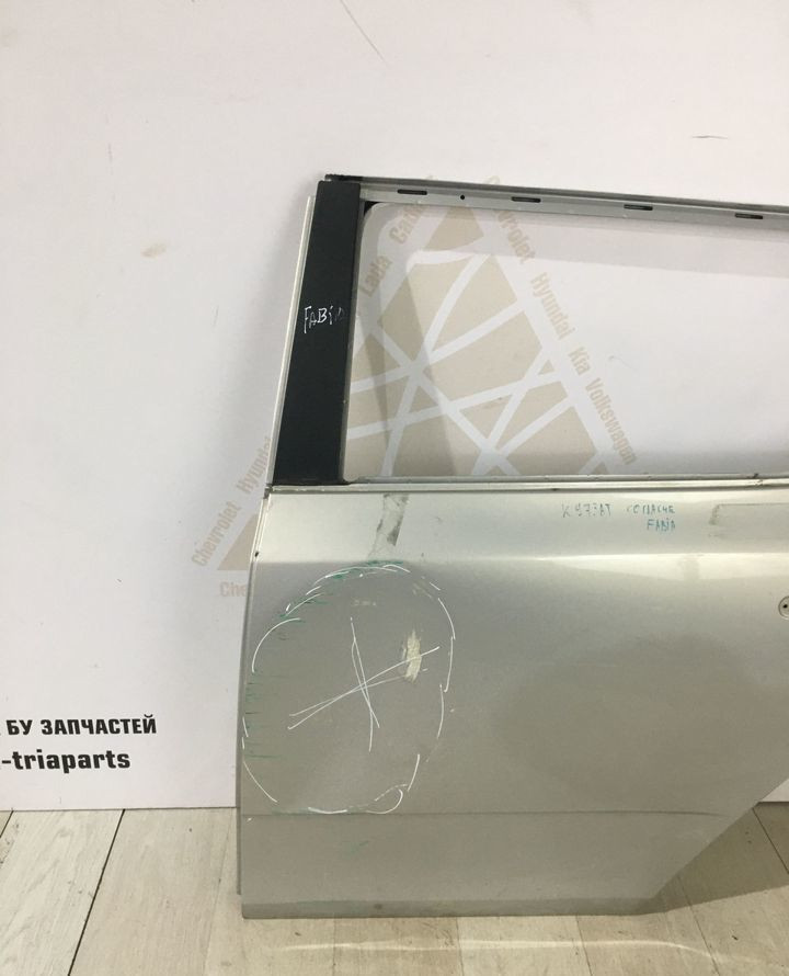 Дверь задняя левая Skoda Fabia 2 OEM 5J6833051 Дверь задняя левая Skoda Fabia 2 OEM 5J6833051