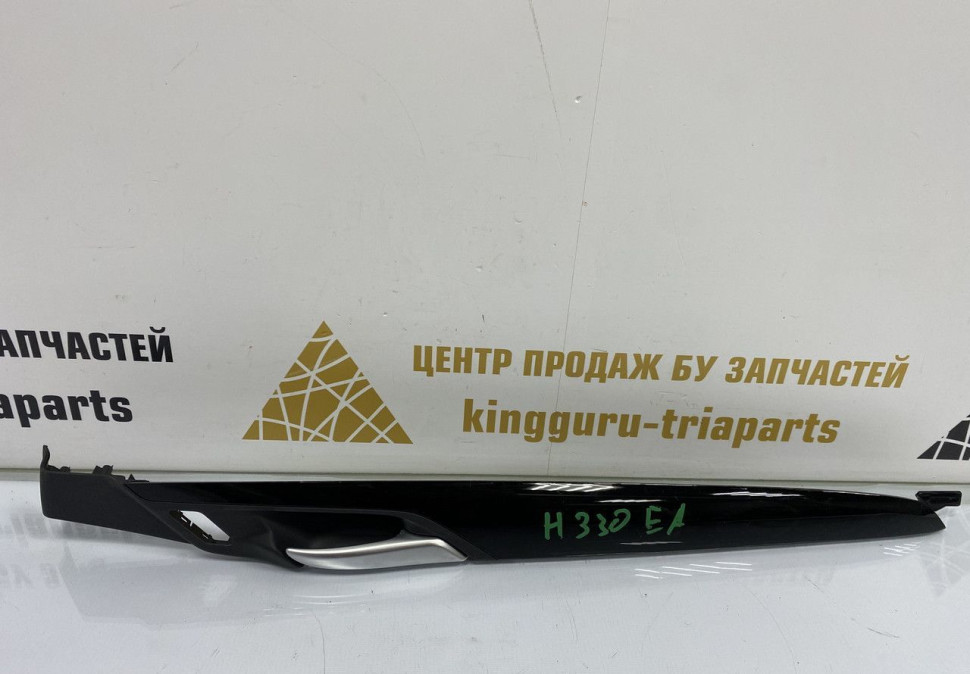 Накладка двери задняя правая BMW 5 G30 OEM 51427488485