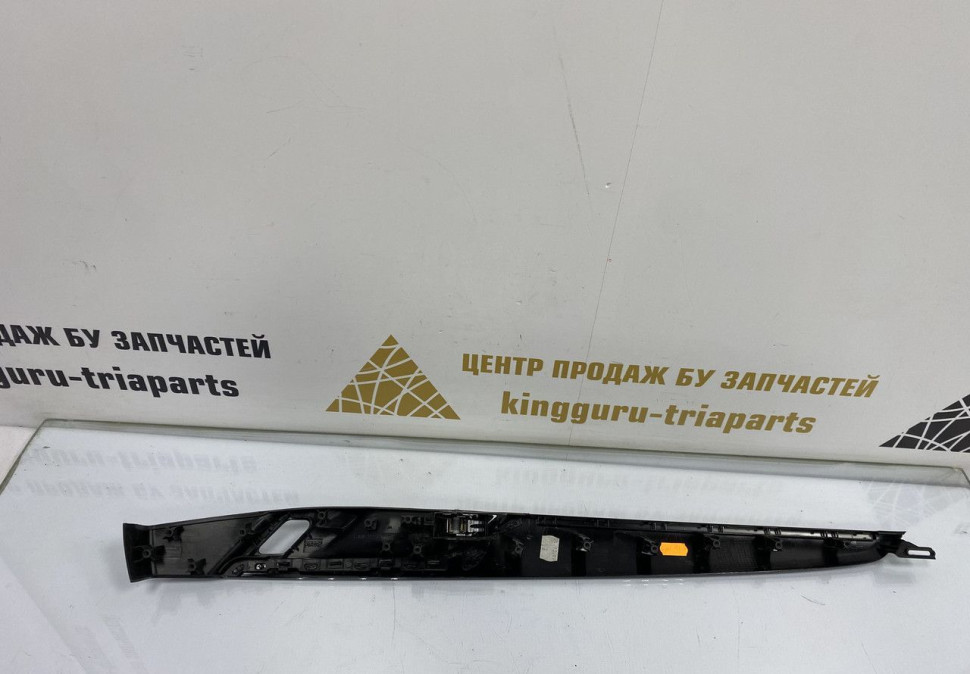 Накладка двери задняя правая BMW 5 G30 OEM 51427488485 Накладка двери задняя правая BMW 5 G30 OEM 51427488485