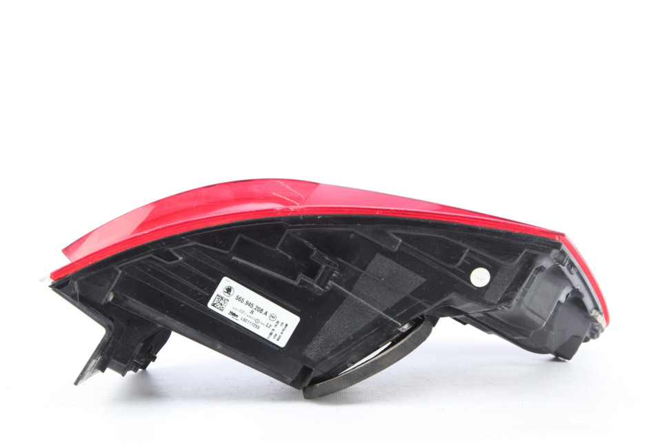 Фонарь диодный правый внешний Skoda Kodiaq OEM 565945208A