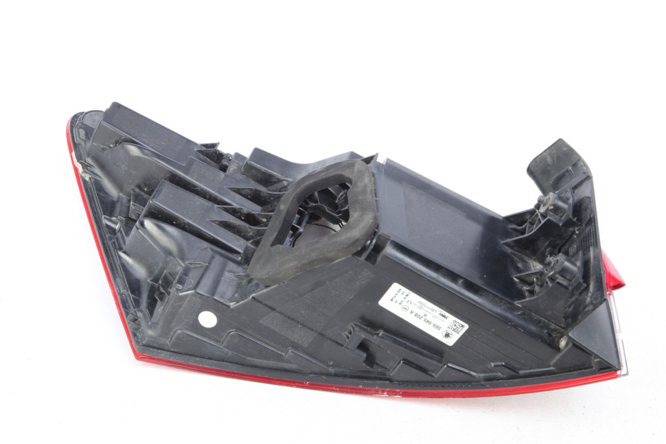 Фонарь диодный правый внешний Skoda Kodiaq OEM 565945208A