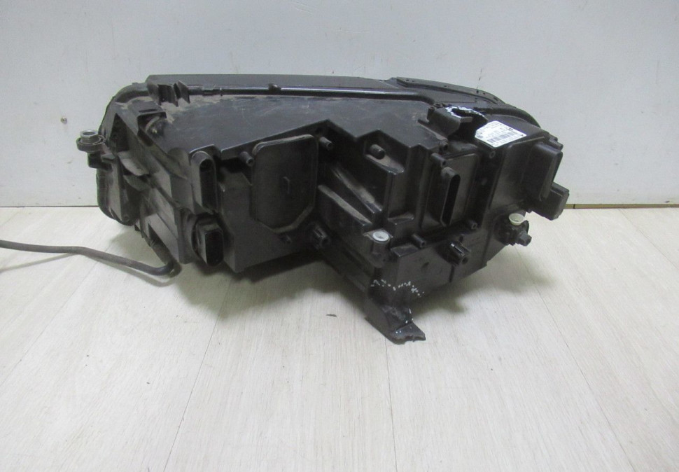 Фара правая LED Volkswagen Tiguan 2 дорестайлинг 2016 OEM 5NB941774