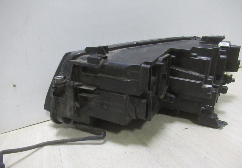 Фара правая LED Volkswagen Tiguan 2 дорестайлинг 2016 OEM 5NB941774