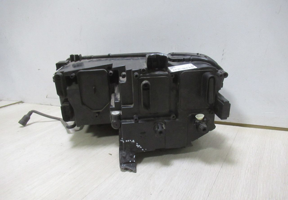 Фара правая LED Volkswagen Tiguan 2 дорестайлинг 2016 OEM 5NB941774