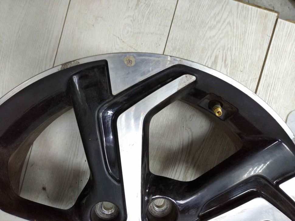 Диск литой R17 Hyundai Creta 2016 OEM 52910C9610 Диск литой R17 Hyundai Creta 2016 OEM 52910C9610