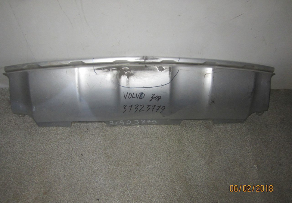 Спойлер заднего бампера Volvo XC60 (08>) вмятина oem 31323779 (скл-3)
