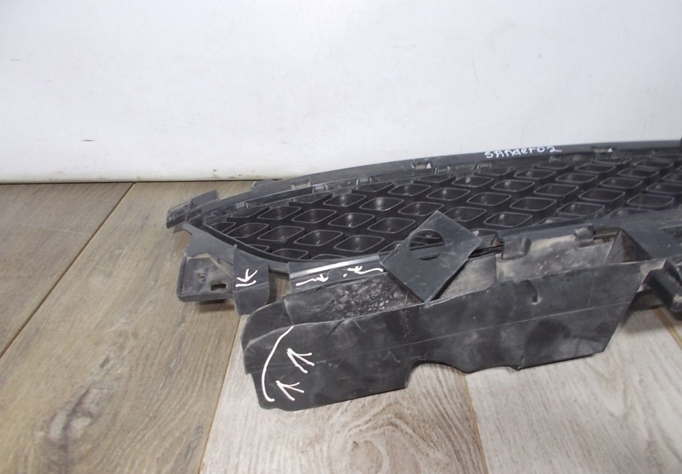 Решетка переднего бампера бу Renault Sandero Stepway 2 OEM 622548039R