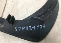 Брызговик передний правый Skoda Karoq OEM 57A821174A