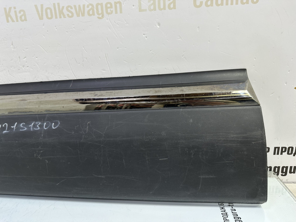 Молдинг двери передний левый Hyundai Santa Fe 4 2018> oem 87721S1300