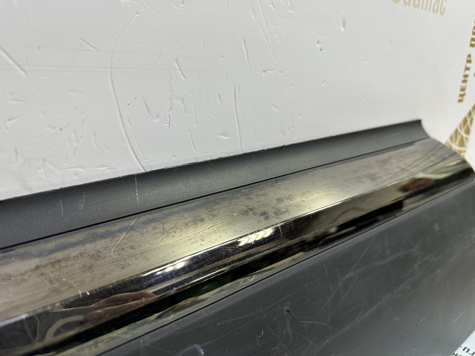 Молдинг двери передний левый Hyundai Santa Fe 4 2018> oem 87721S1300