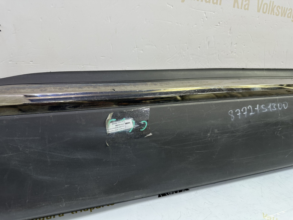 Молдинг двери передний левый Hyundai Santa Fe 4 2018> oem 87721S1300