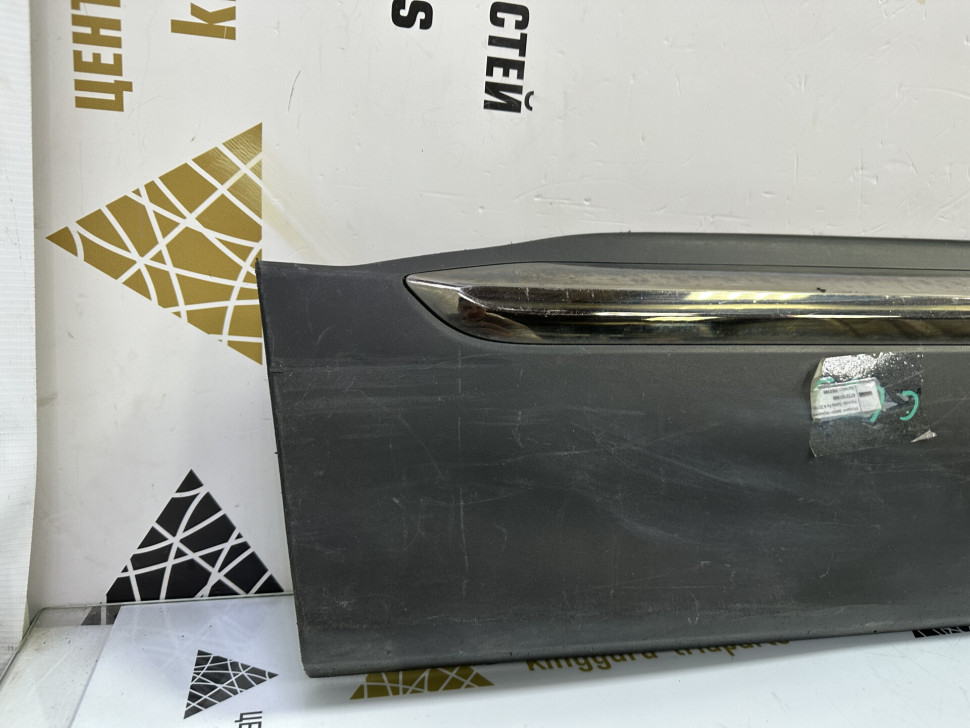 Молдинг двери передний левый Hyundai Santa Fe 4 2018> oem 87721S1300