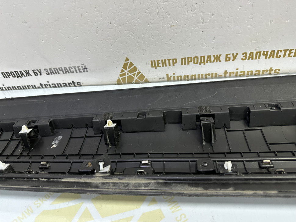 Молдинг двери передний левый Hyundai Santa Fe 4 2018> oem 87721S1300