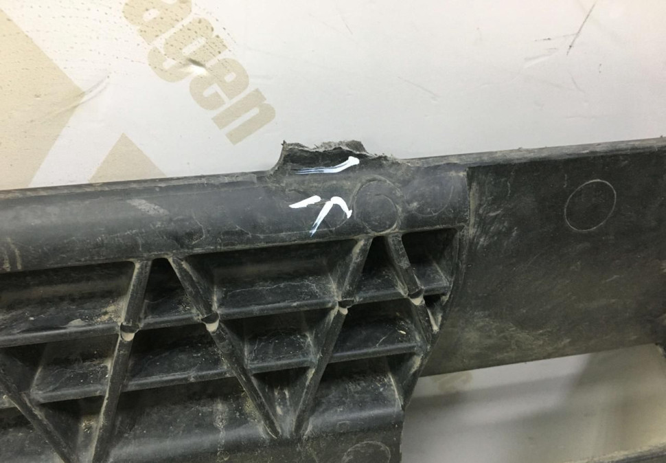 Защита картера двигателя Volkswagen Teramont 2017 oem 3QF825901 Защита картера двигателя Volkswagen Teramont 2017 oem 3QF825901