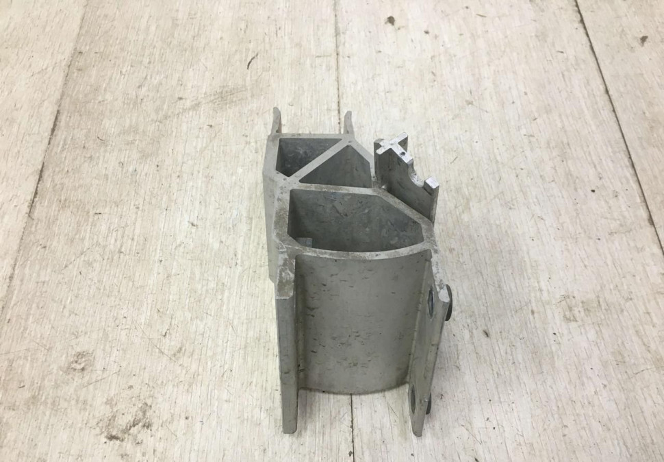 Кронштейн усилителя переднего бампера боковой левый BMW X3 G01 OEM 51117399965 Кронштейн усилителя переднего бампера боковой левый BMW X3 G01 OEM 51117399965