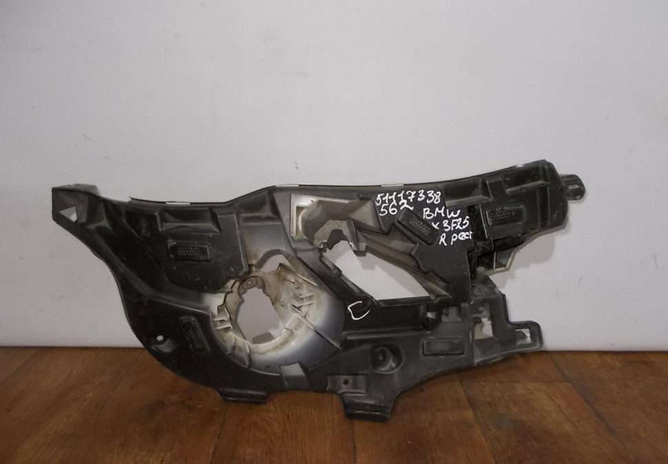 Кронштейн противотуманной фары правый бу BMW X3 F25 рестайлинг OEM 51117338562