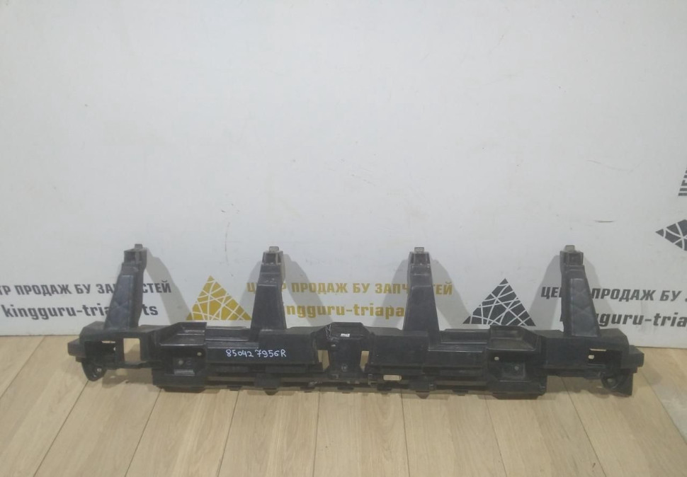 Усилитель заднего бампера бу Renault Kaptur OEM 850427956R