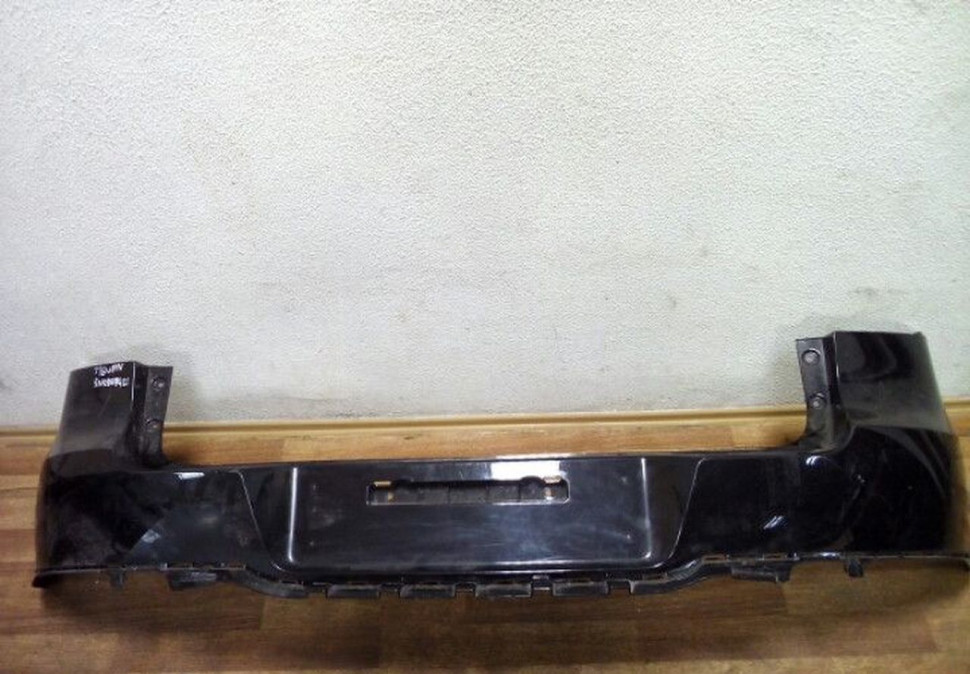 Бампер задний Volkswagen Tiguan Oem 5N0807421 (паян- 6см)