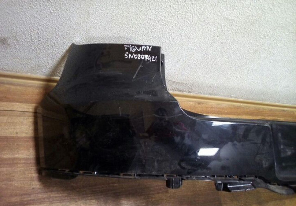 Бампер задний Volkswagen Tiguan Oem 5N0807421 (паян- 6см) Бампер задний Volkswagen Tiguan Oem 5N0807421 (паян- 6см)