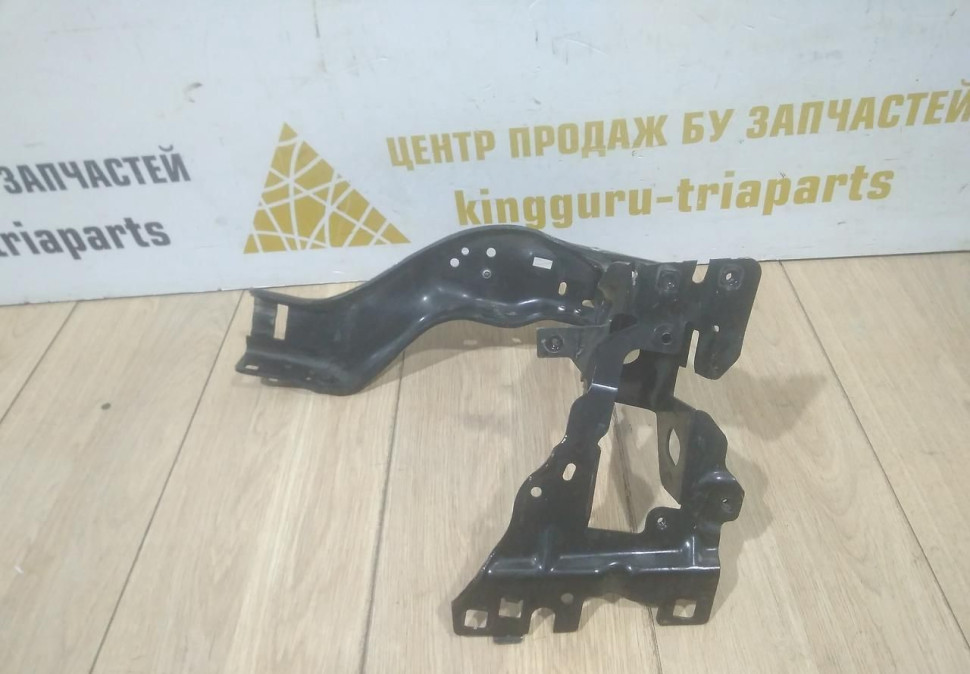 Кронштейн под фару левый бу BMW 7 G11 OEM 7375325