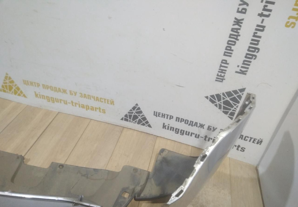 Бампер задний бу Renault Duster рестайлинг OEM 850225435R