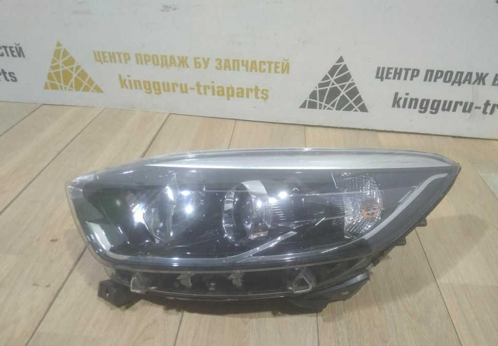Фара левая бу Renault Kaptur OEM 260602042R