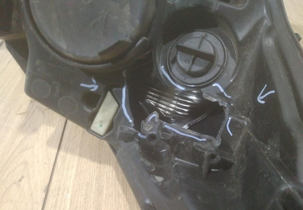 Фара левая бу Renault Kaptur OEM 260602042R Фара левая бу Renault Kaptur OEM 260602042R