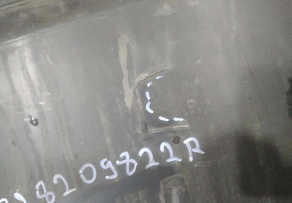 Молдинг двери задний правый бу Renault Kaptur OEM 828209822R Молдинг двери задний правый бу Renault Kaptur OEM 828209822R