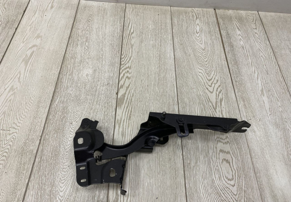 Петля капота правая BMW 2 F45 OEM 7300522 Петля капота правая BMW 2 F45 OEM 7300522