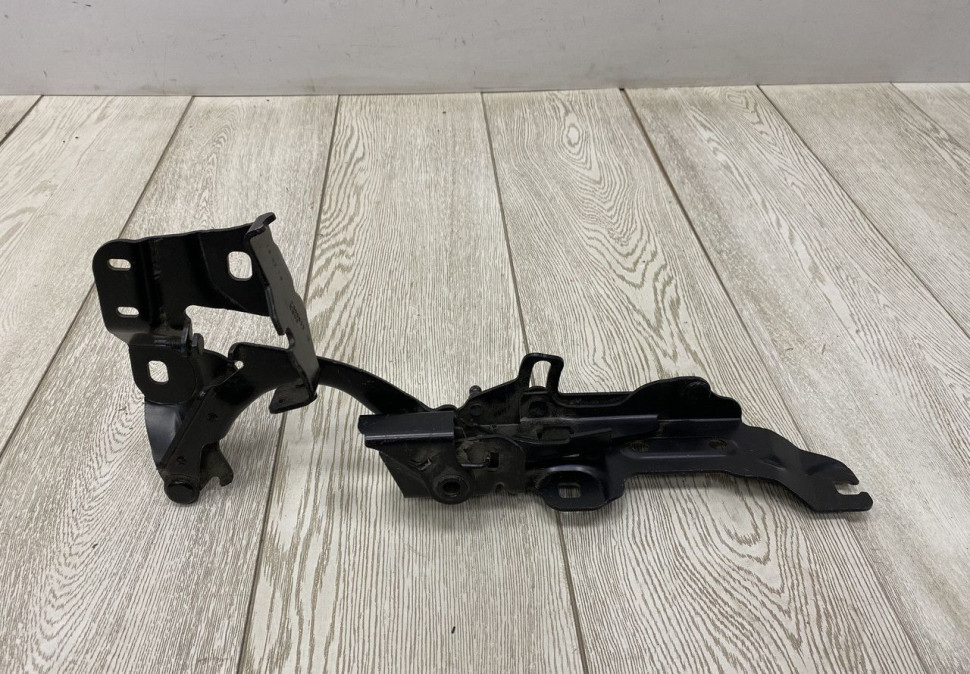 Петля капота правая BMW 2 F45 OEM 7300522 Петля капота правая BMW 2 F45 OEM 7300522