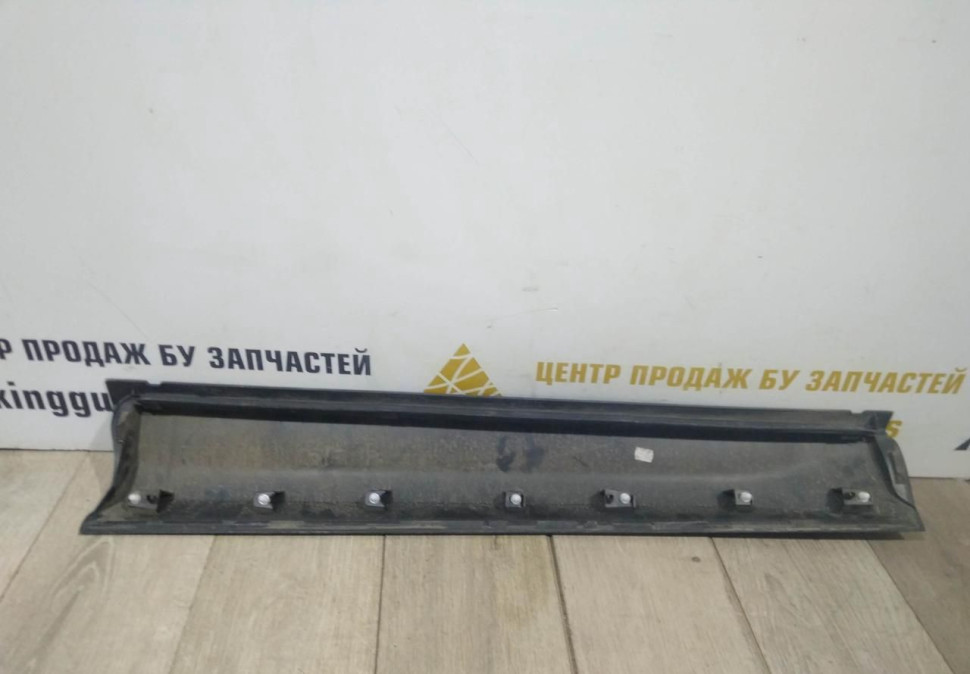 Молдинг двери передний правый бу Skoda Kodiaq OEM 565854940 Молдинг двери передний правый бу Skoda Kodiaq OEM 565854940