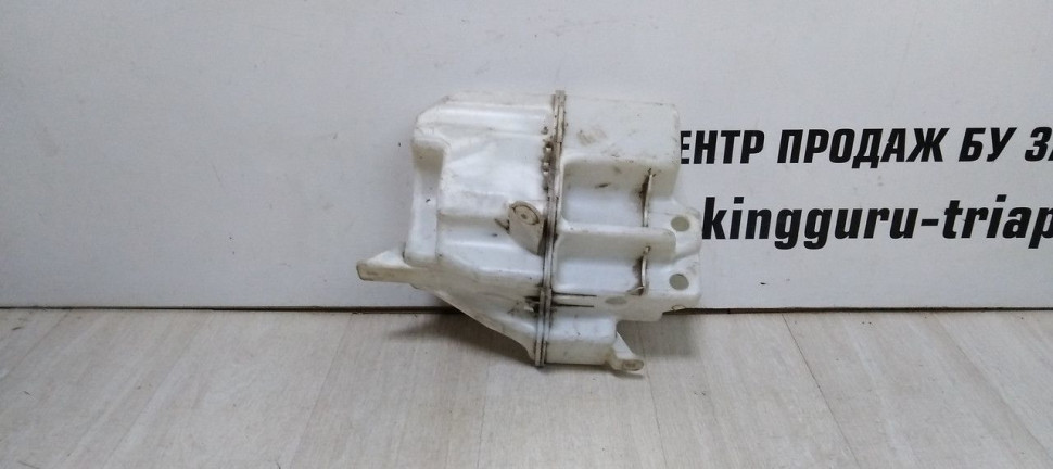 Бачок омывателя Land Rover Freelander 2 oem LR002305