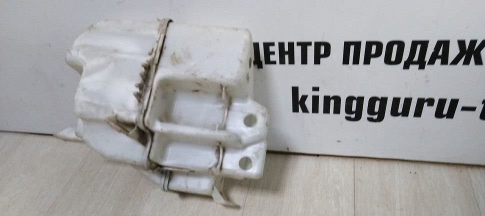 Бачок омывателя Land Rover Freelander 2 oem LR002305