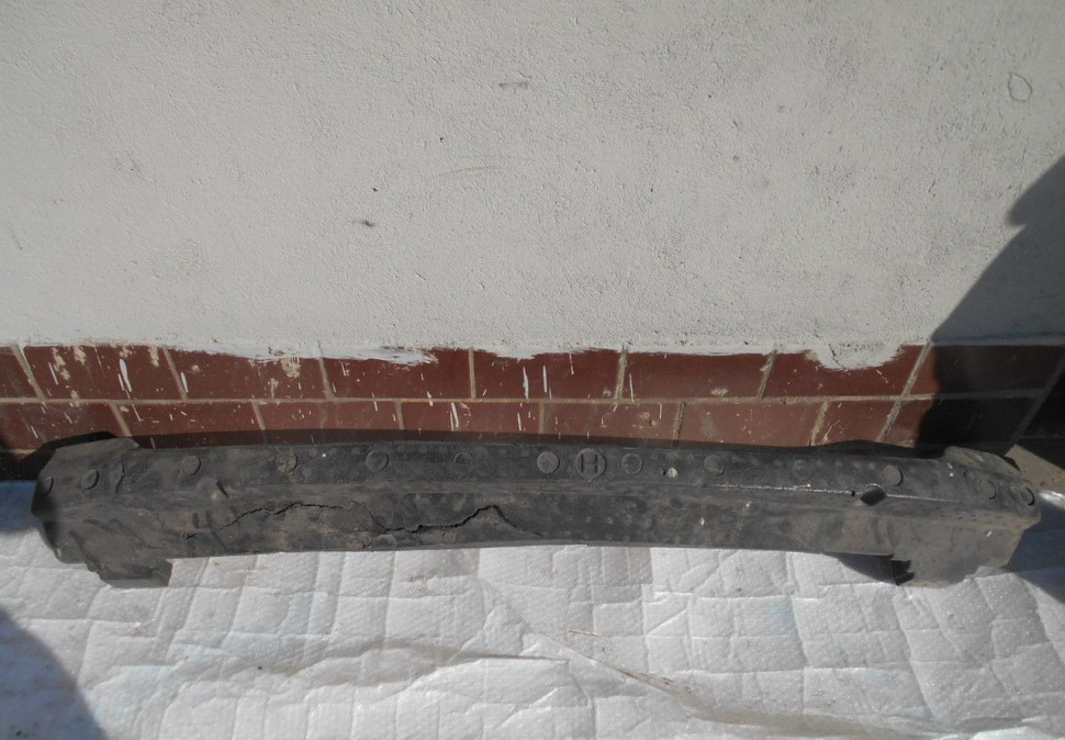 Абсорер Toyota land cruiser 200 08- с деф (скл-3)