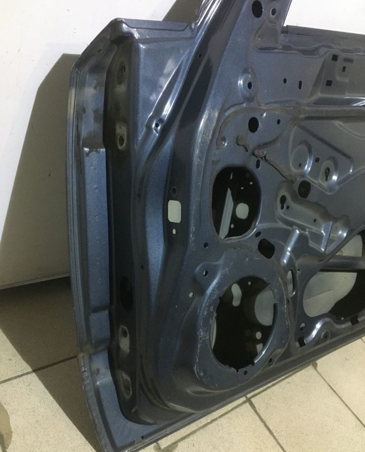 Дверь передняя правая Suzuki SX4 oem 6800180820 (скл-3)