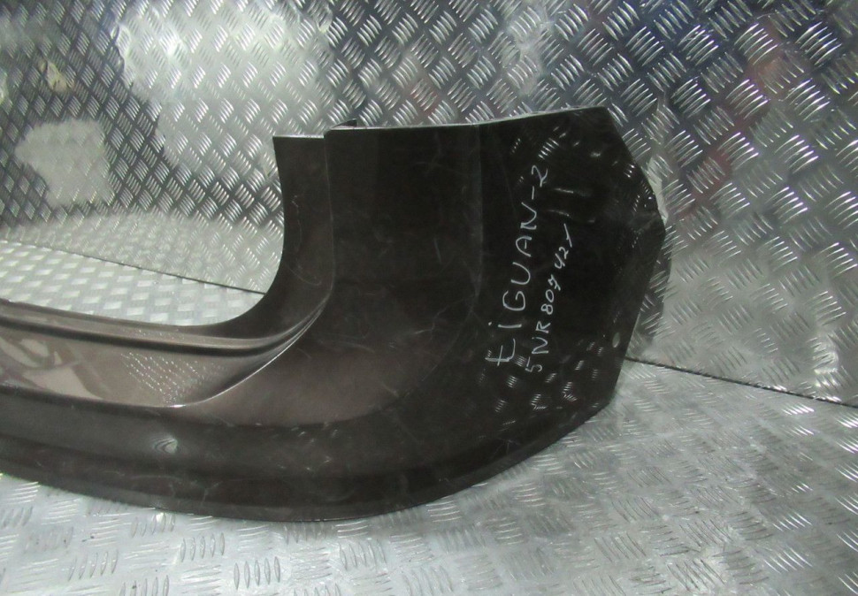 Бампер задний Volkswagen Tiguan 2 oem 5NR807421 (скл-3) Бампер задний Volkswagen Tiguan 2 oem 5NR807421 (скл-3)