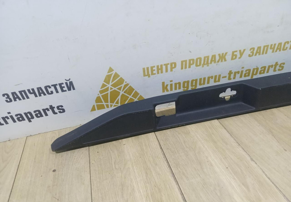 Обивка замка багажника бу Renault Koleos OEM 90930JY00A Обивка замка багажника бу Renault Koleos OEM 90930JY00A