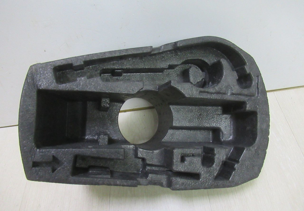Ящик багажника для инструментов Volkswagen Polo седан oem 6ru012115 (скл-3)
