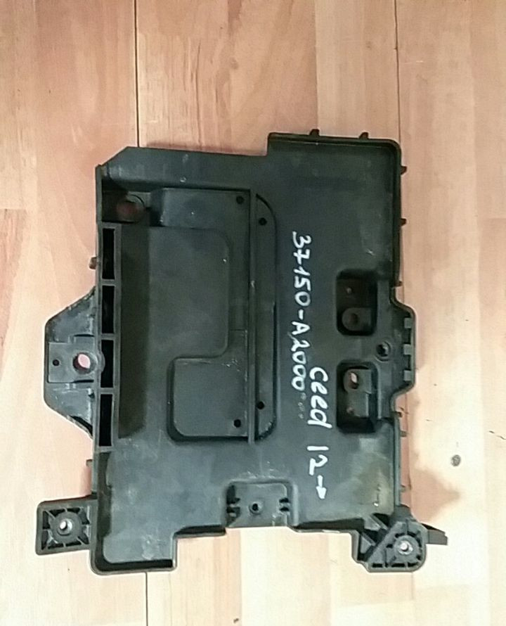 Поддон аккумулятора Kia Ceed 12- oem 37150-A2000 (скл-1)