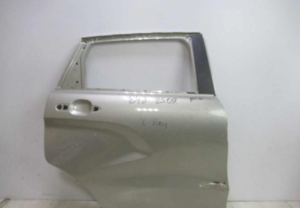 Дверь задняя правая Lada X-Ray oem 821002780R (дефект) (скл-3)