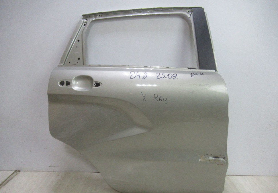 Дверь задняя правая Lada X-Ray oem 821002780R (дефект) (скл-3) Дверь задняя правая Lada X-Ray oem 821002780R (дефект) (скл-3)
