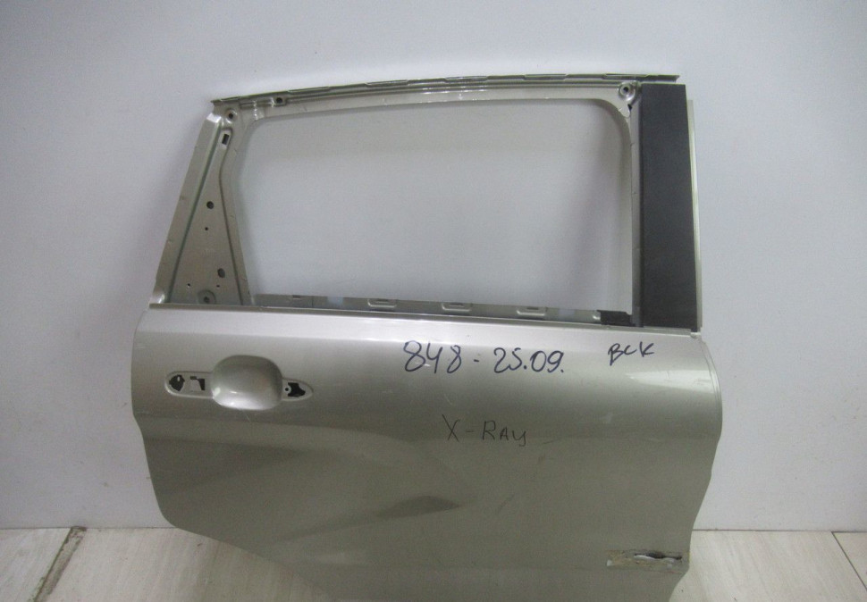 Дверь задняя правая Lada X-Ray oem 821002780R (дефект) (скл-3) Дверь задняя правая Lada X-Ray oem 821002780R (дефект) (скл-3)