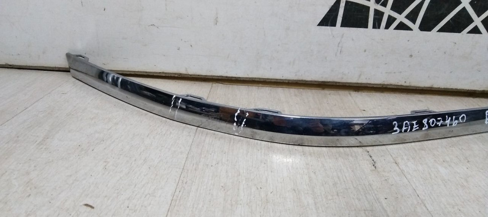 Молдинг заднего бампера Правый Volkswagen Passat B7 (11-15) oem 3AE807460