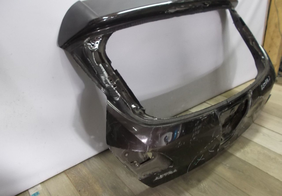 Крышка багажника бу Opel Astra J5 OEM 0126045 Крышка багажника бу Opel Astra J5 OEM 0126045