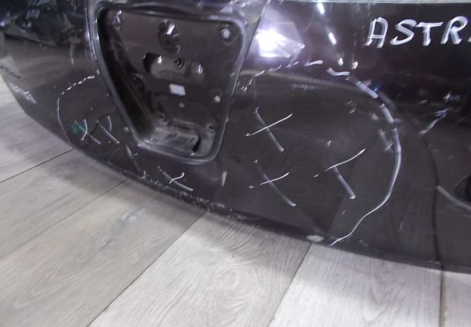 Крышка багажника бу Opel Astra J5 OEM 0126045 Крышка багажника бу Opel Astra J5 OEM 0126045