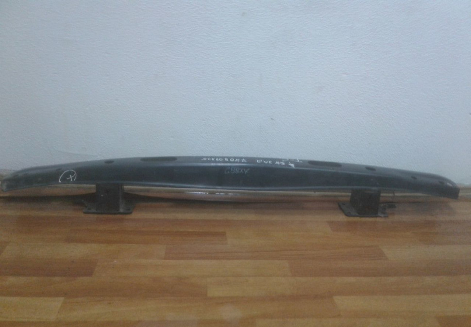Усилитель заднего бампера Volkswagen Transporter T5 oem 7h0807305  (мал.вмятины)
