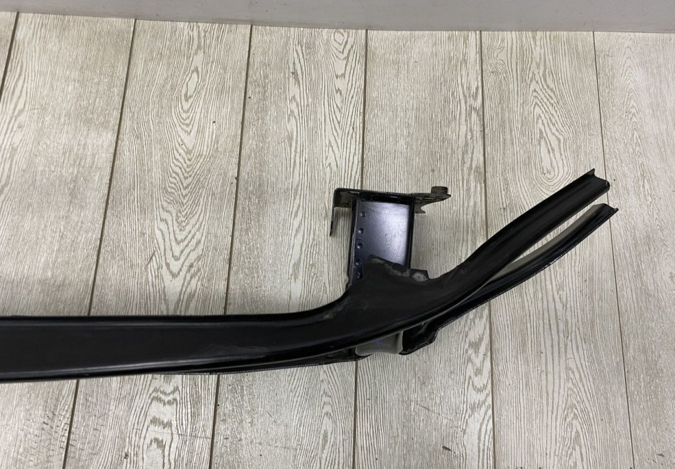 Усилитель переднего бампера Volkswagen Tiguan 2 2016 OEM 5NA807109J 5NA807611A