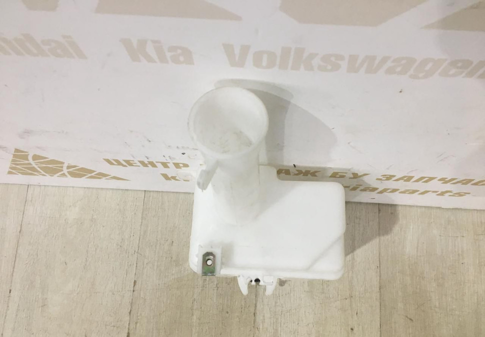 Бачок омывателя Hyundai Accent 2 99-12 oem 9861025102