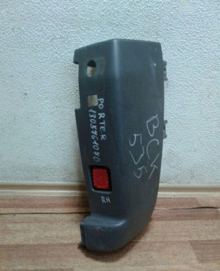 Клык заднего бампера правый (+катафот) Hyundai Porter Oem 1305761070 (скл-3)